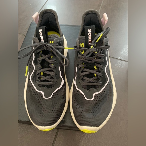 Sorel sneakers size 6.5 brand new - Picture 1 of 4